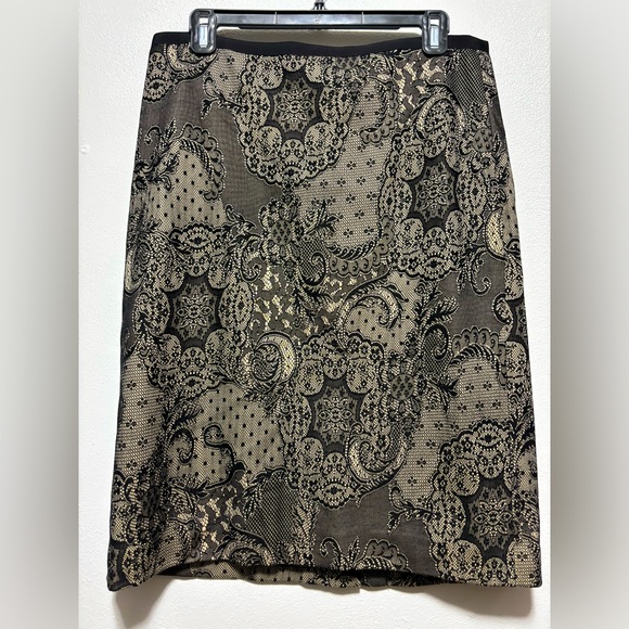 Ann Taylor Dresses & Skirts - ANNE TAYLOR Black / Cream colored Skirt - size 10